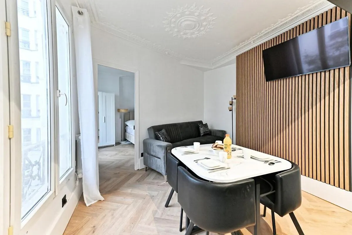 Modern Apartment Paris Moulin Rouge Franciaország