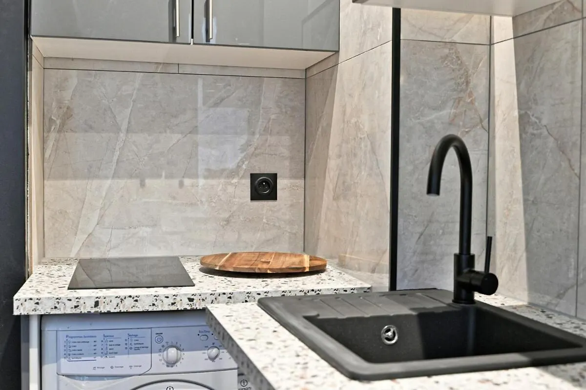 Modern Apartment Paris Moulin Rouge