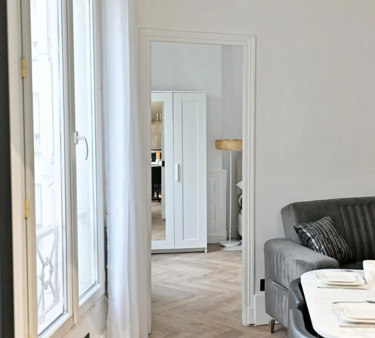 Modern Apartment Paris Moulin Rouge
