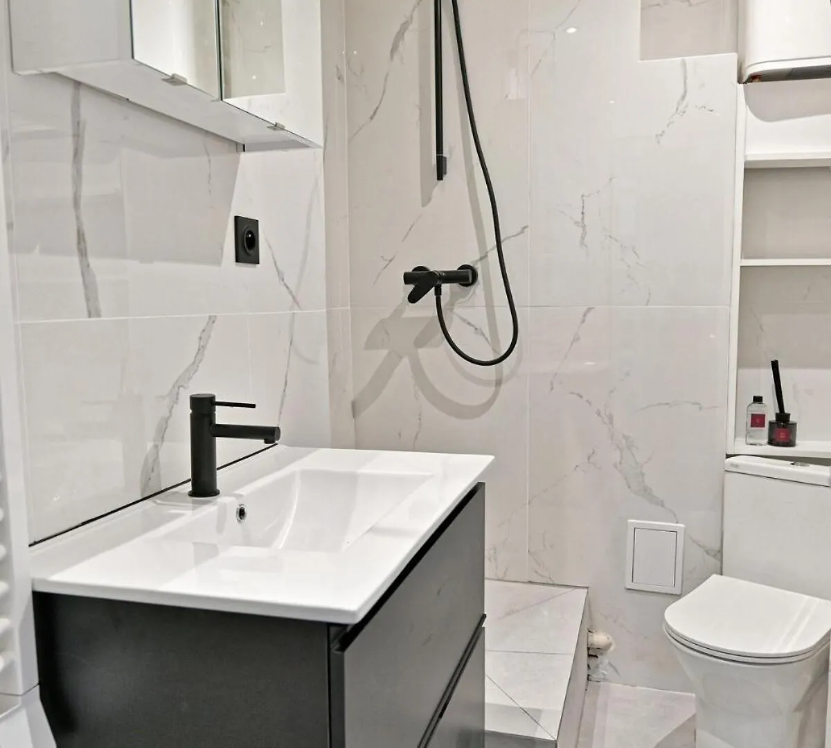 Modern Apartment Paris Moulin Rouge